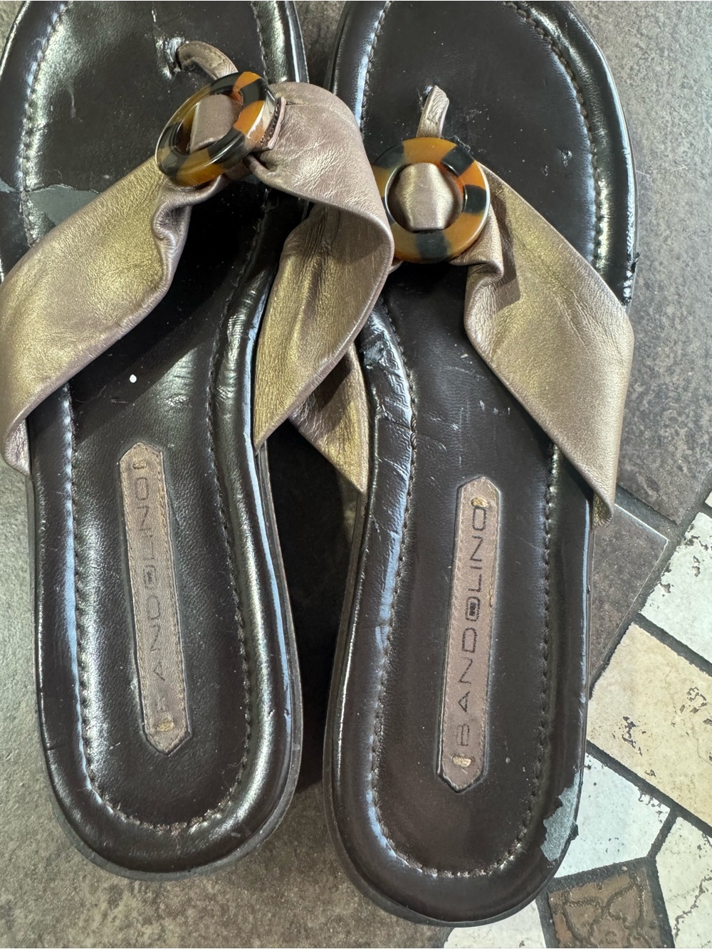 Bandolino Bronze-Tan Metallic Thong Sandals with Tortoiseshell Accent
